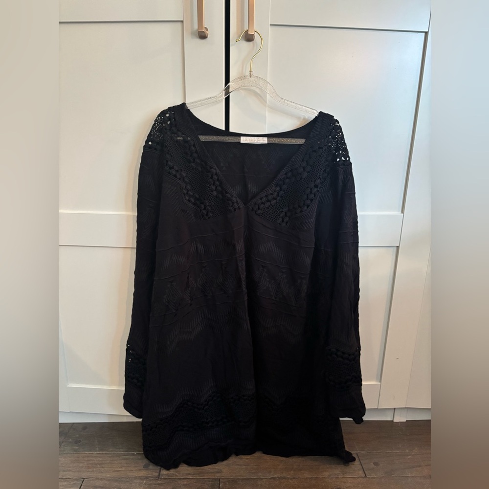 La Blanca Swim Cover Up in Black Textured Chic Resortwear One Size